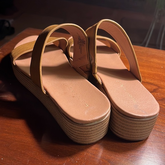 Maddon Girl size 8 small platform sandals - Picture 2 of 6